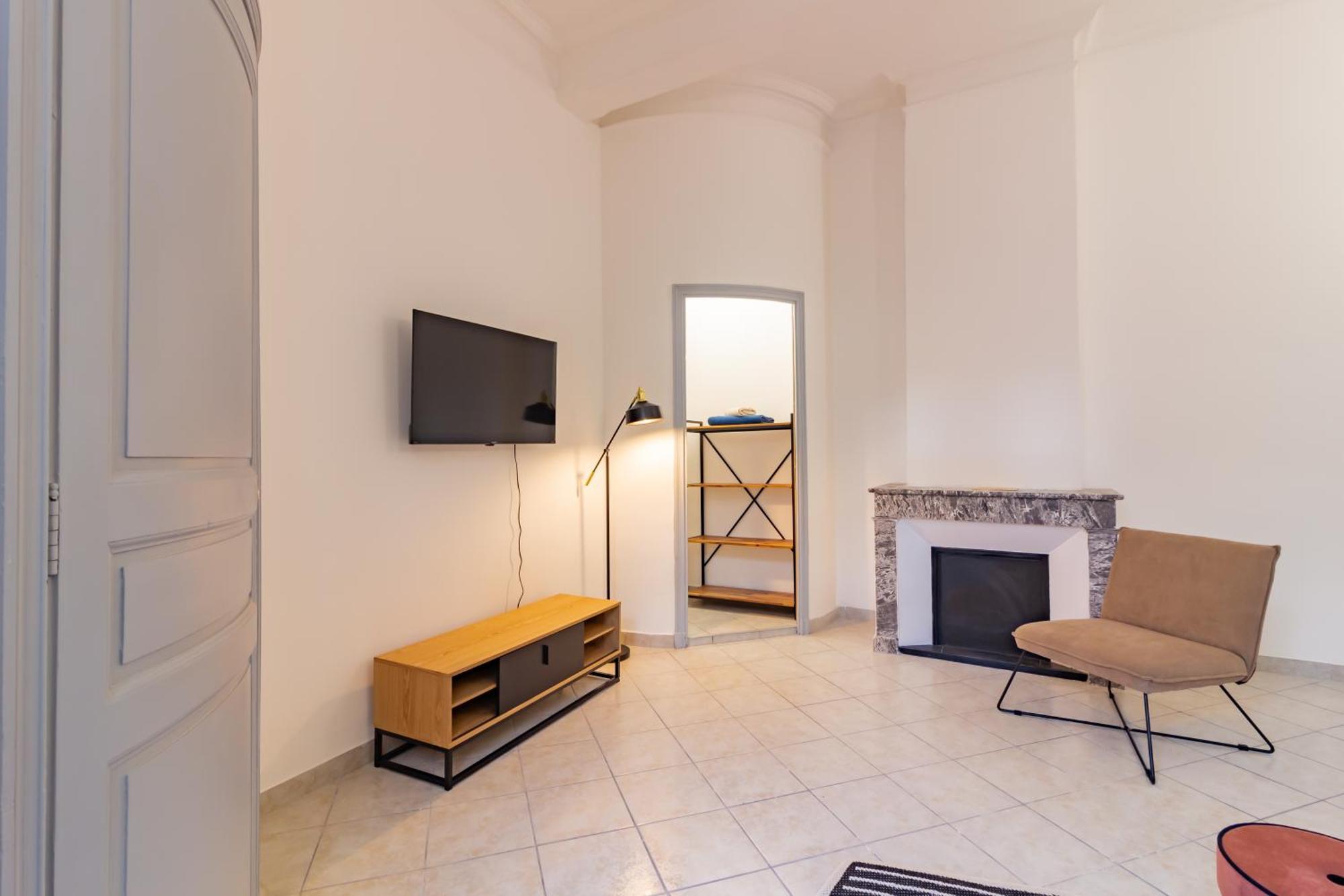 Spacieux Appartement En Plein Coeur De Béziers Eksteriør billede
