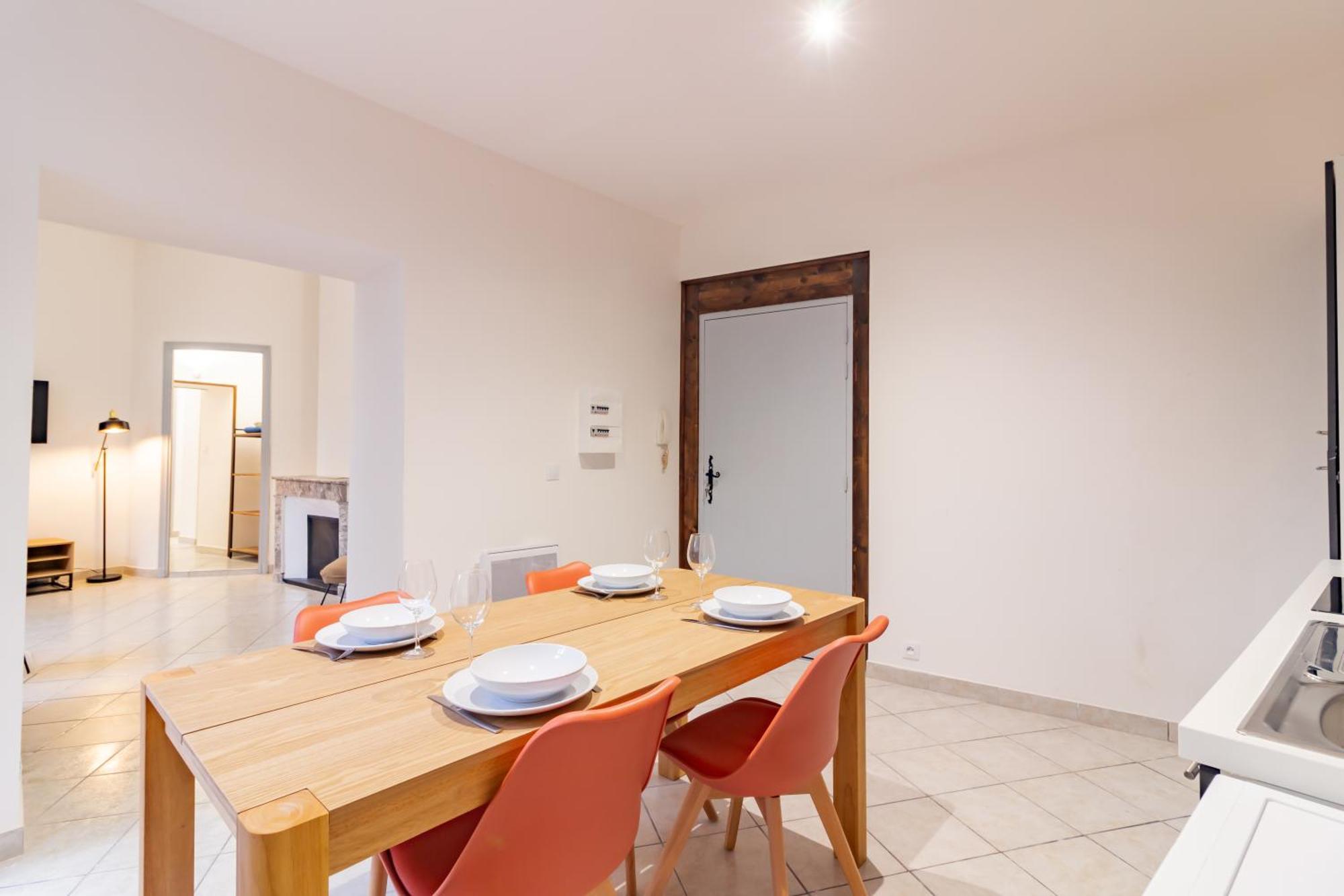 Spacieux Appartement En Plein Coeur De Béziers Eksteriør billede