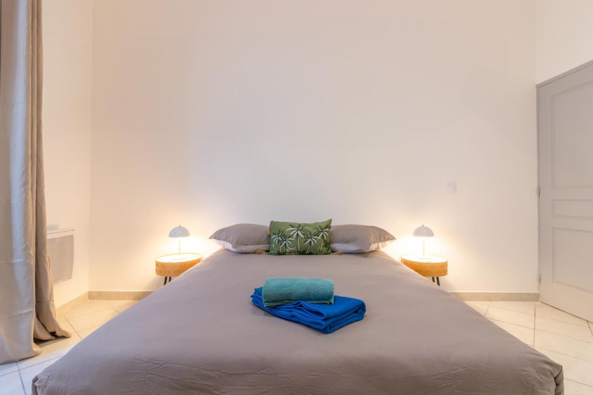 Spacieux Appartement En Plein Coeur De Béziers Eksteriør billede